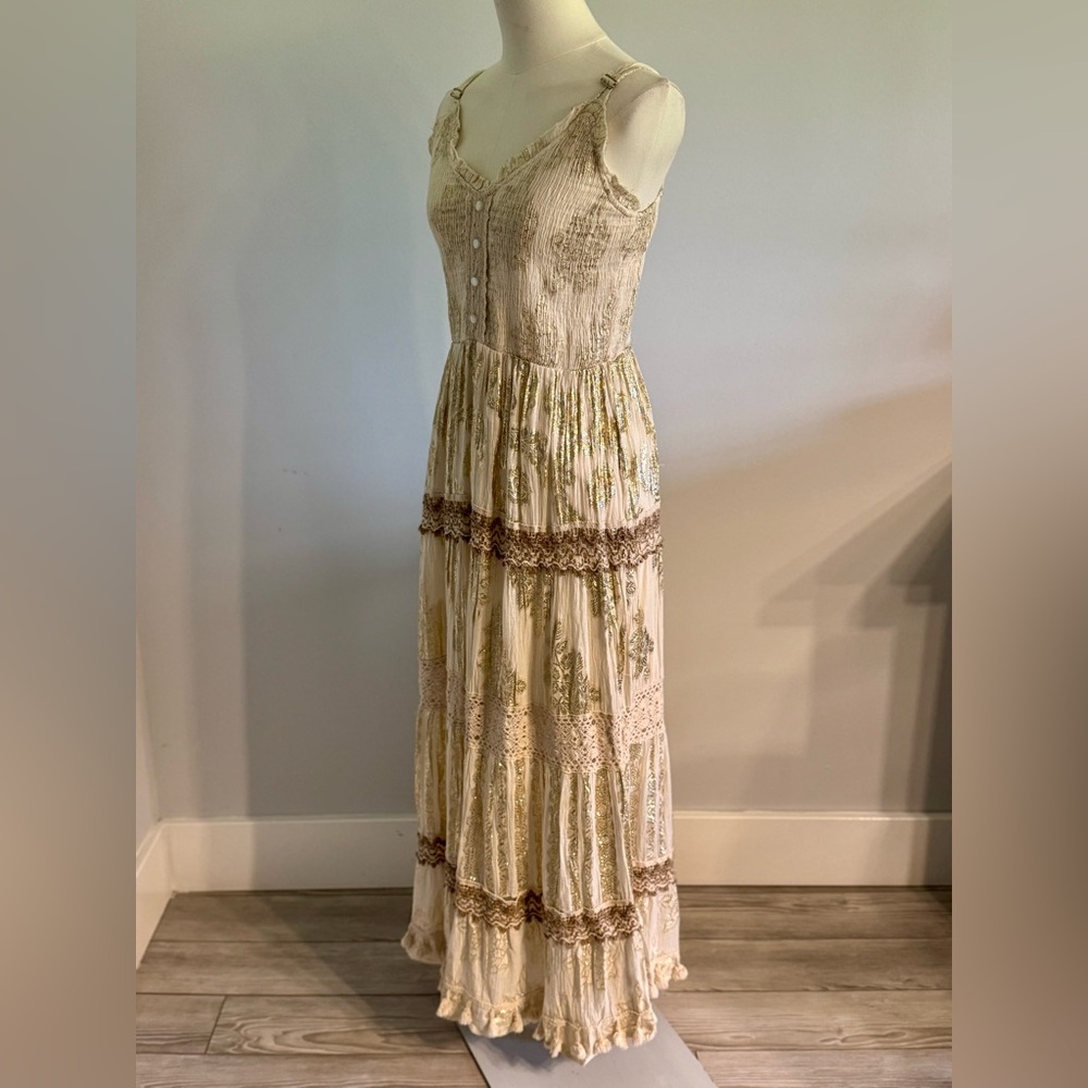 Chic Cream and Gold Lace Maxi Dress NWOT - Picture 3 of 10